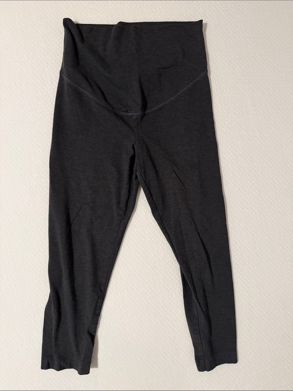 Old Navy Charcoal Maternity/High-Waist Capris